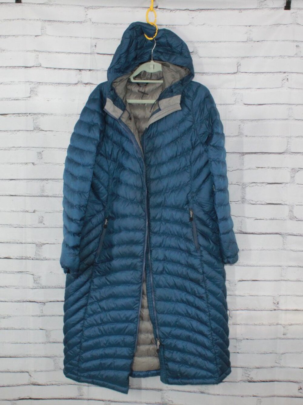 LL Bean Warm Mariner Ultralight 850 Down Coat Quilted Puffer Large Reg READ FLAW